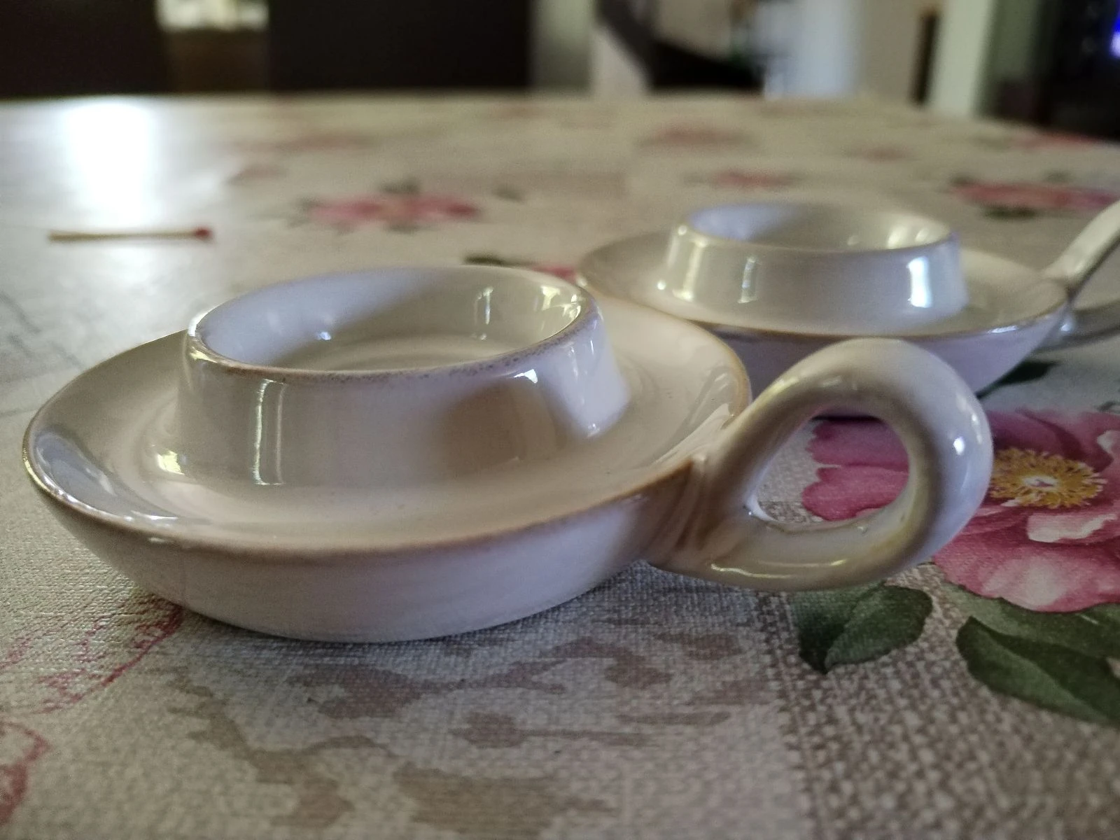 set van 2 mooie handgemaakte emaille keramische theelichtkaarsenhouders. – photo 5